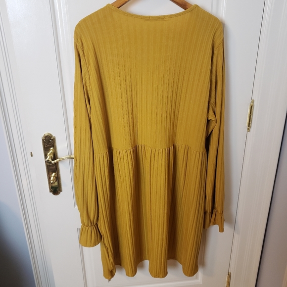 Nasty Gal Ribbed Long Sleeve Plus Size Dress - Picture 8 of 9